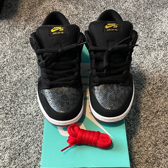 Nike Dunk Low Premium SB  Black and Gray Sneakers - Picture 1 of 10